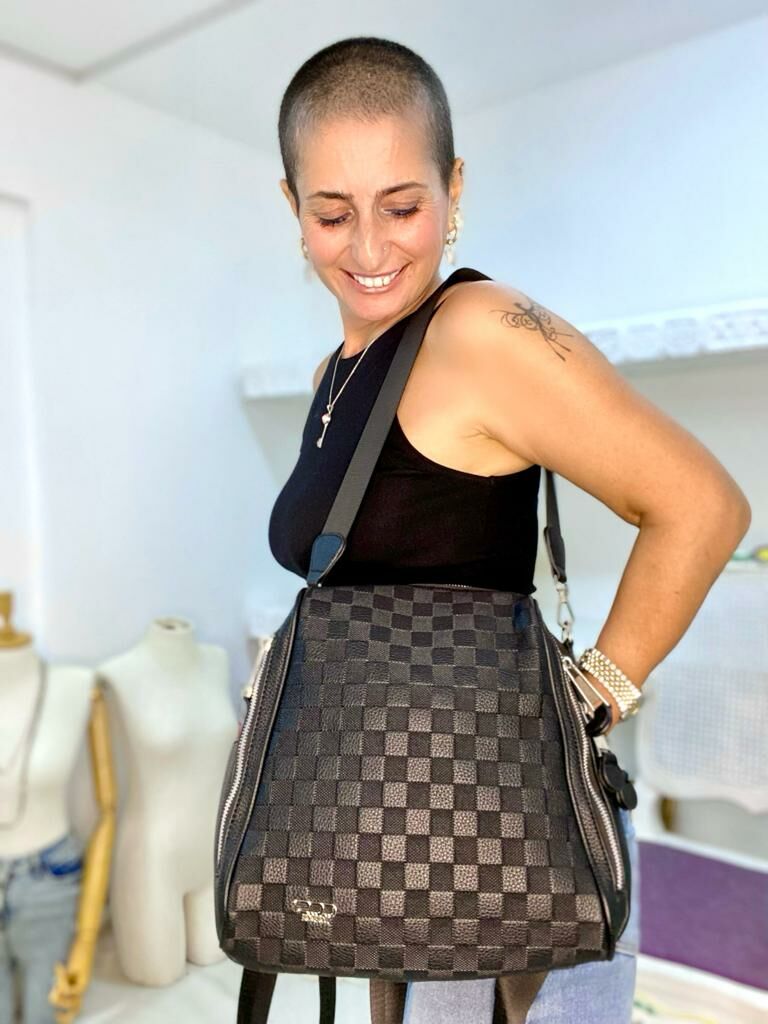 SIRT ÇANTASI