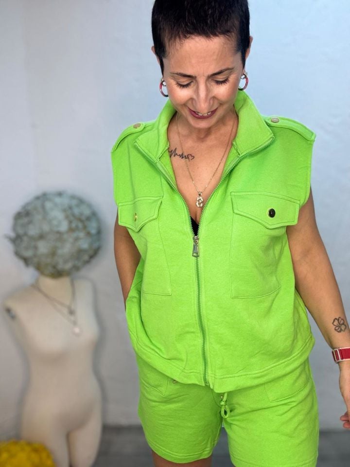 ŞORTLU YELEKLİ TAKIM