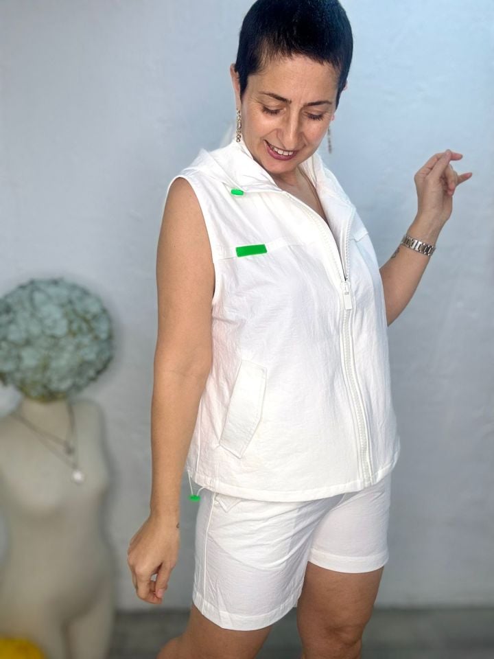 PARAŞÜT KUMAŞ YELEKLİ ŞORTLU TAKIM