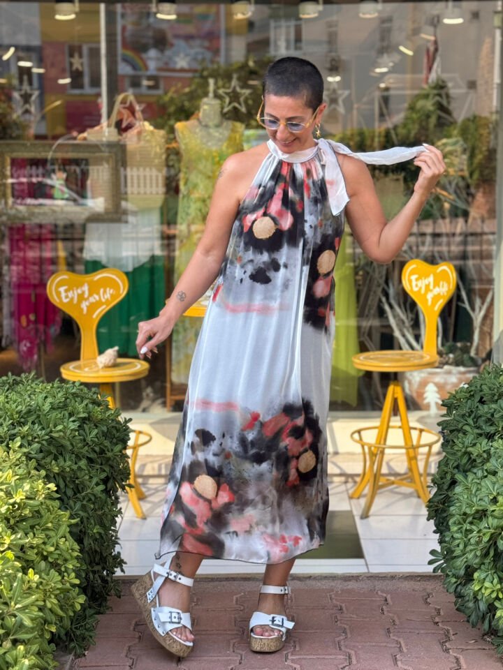 Halter Yaka Batik Desen İpek Elbise